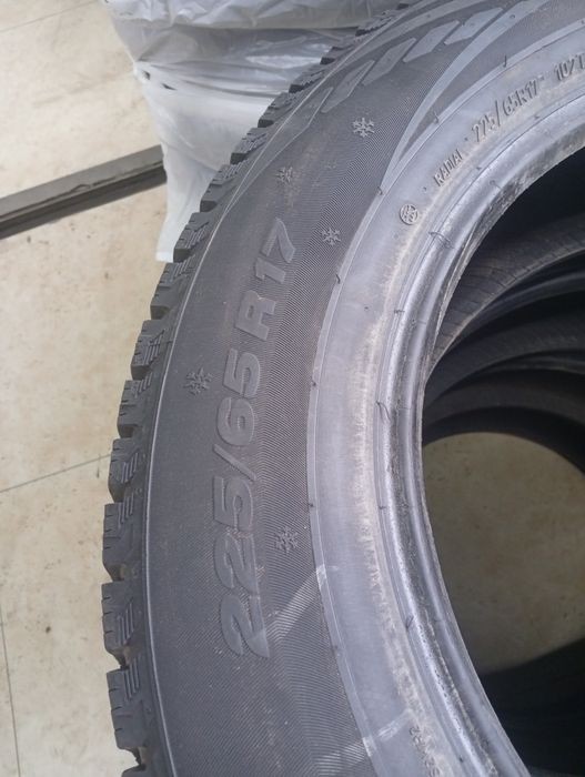 Продам комплект авто шин