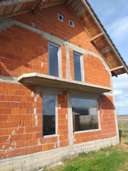 Casă spațioasă într-o zonă în plină dezvoltare – ideală pentru locuință sau investiție