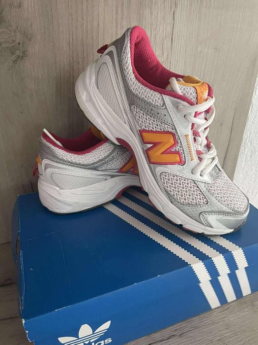 Дамски маратонки New balance 533