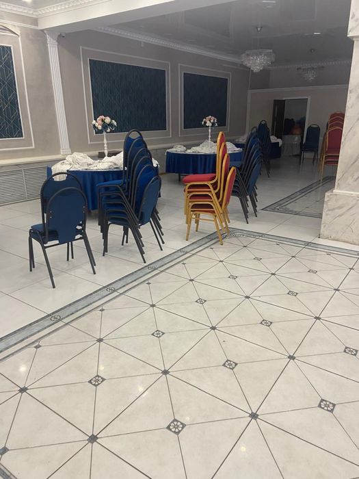 Банкетные столы и стулья