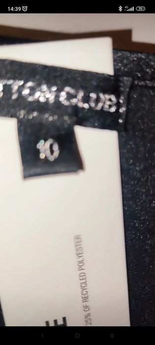 Rochie noua, neagra cu imprimeu aztec auriu pe piept