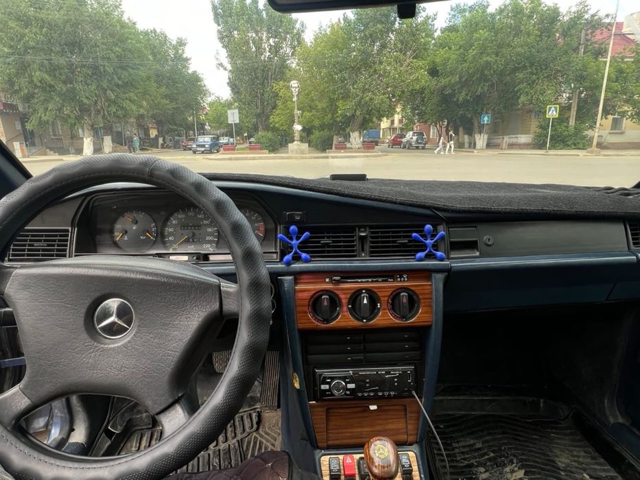 Продам Mercedes 190