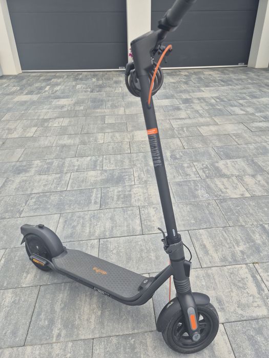 Trotinetă electrică Ninebot Segway F2 Pro