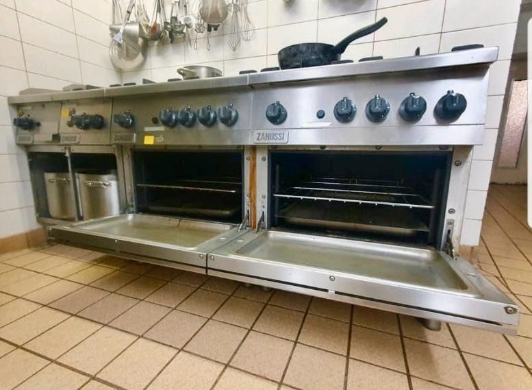 Insulă de bucătărie profesională Zanussi cu alimentație cu gas