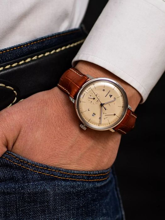 Класически автоматичен часовник JUNKERS Bauhaus Power Reserve (41 мм)