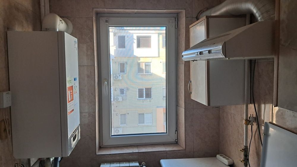 Inchiriez apartament 3 camere
