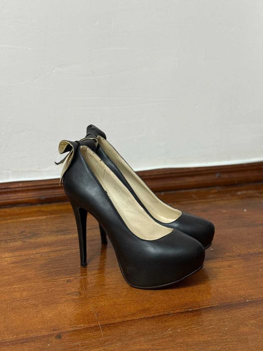 Туфли на шпильке 39 размер