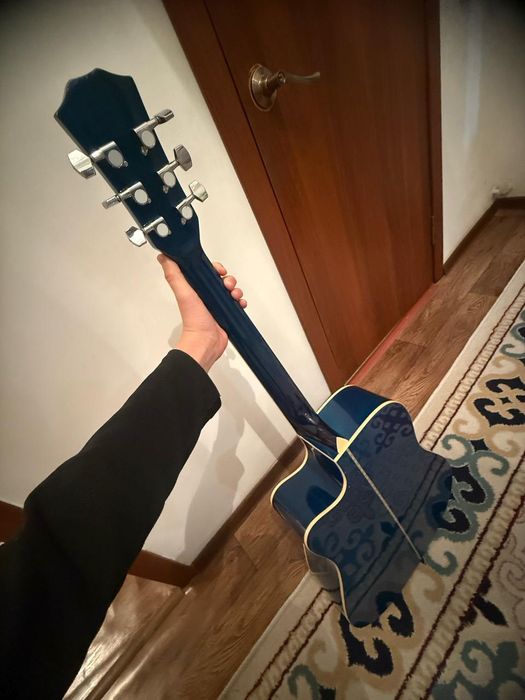 Продам новый гитара цена 60к договоримся