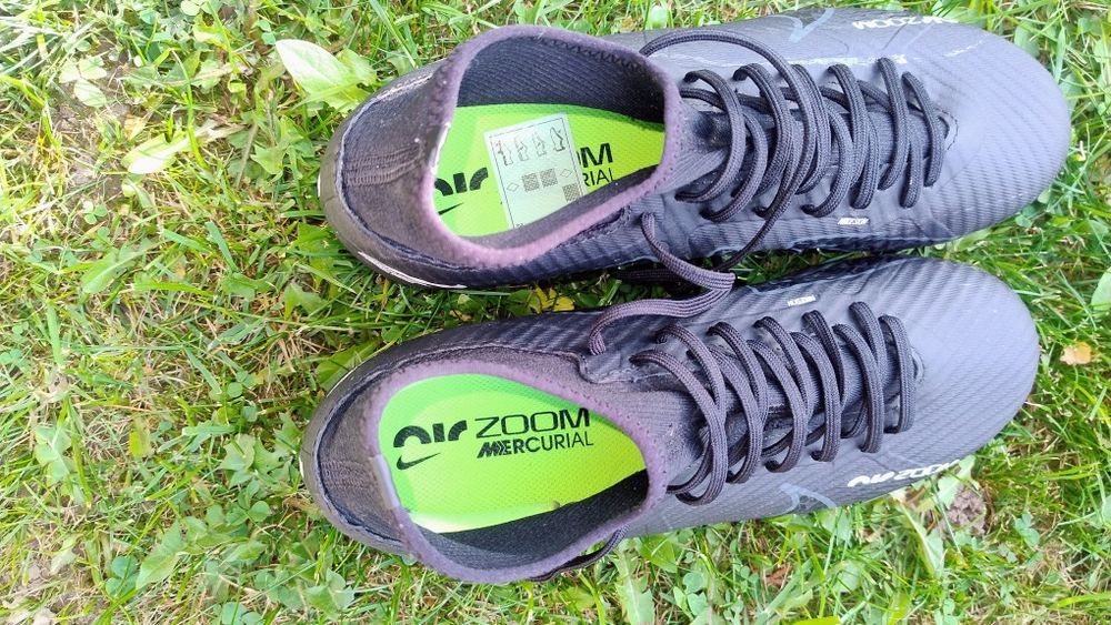 Vând ghete de fotbal Nike Air zoom