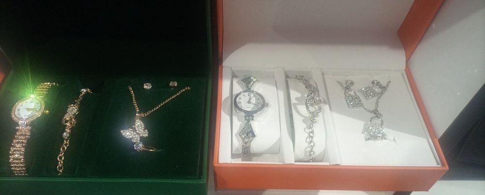 Женские часы браслет кольцо серьги комплект  Qizlar Taqinchoqlari