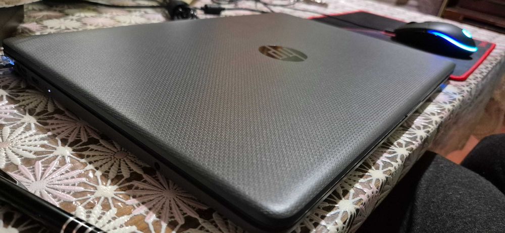 Лаптоп HP 250 G9