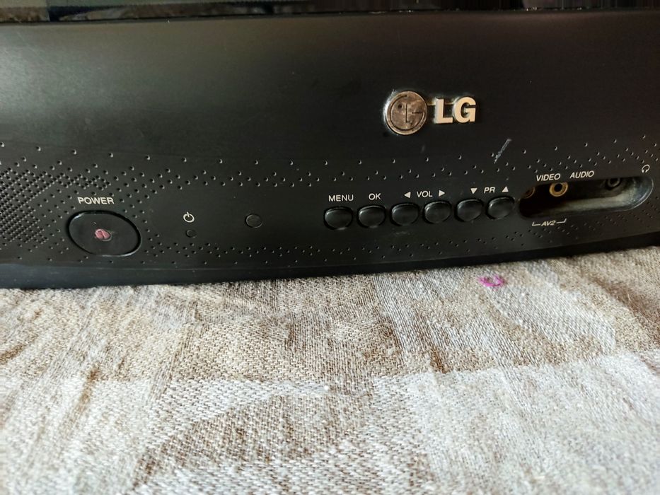 Телевизор LG б/у , в рабочем состоянии