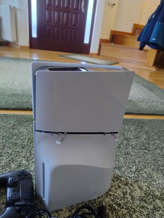 PS 5 cu 2 controlere