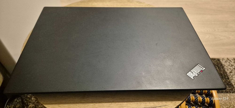 продавам лаптоп Lenovo