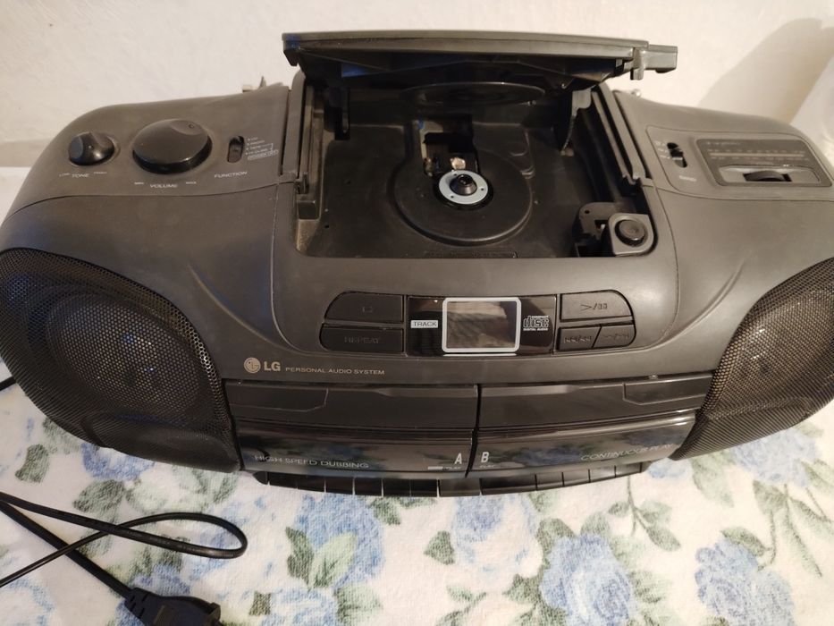 Ретро магнитола LG