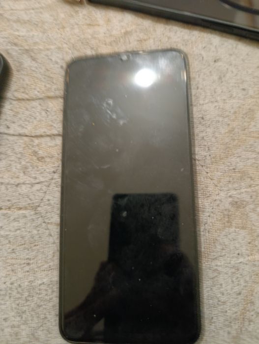 Продам смартфон Редми 13С