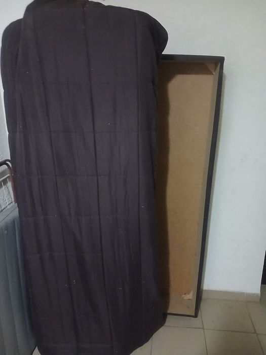 Pat extensibil,pt o persoană, ușor de maevrat, care se rabateaza,