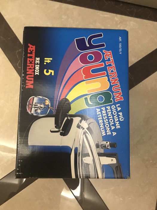 Тенджера под налягане произход Италия