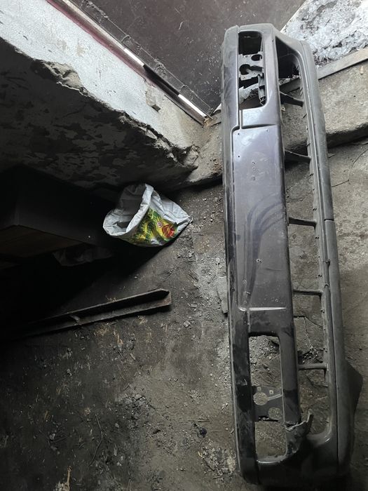 Продам бампер пассат б4