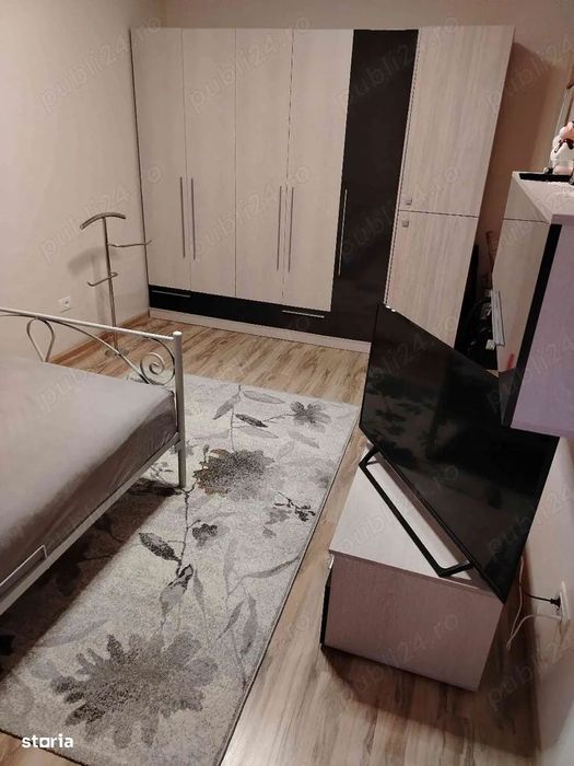Apartament cu 3 camere - zona Buziasului - decomandat