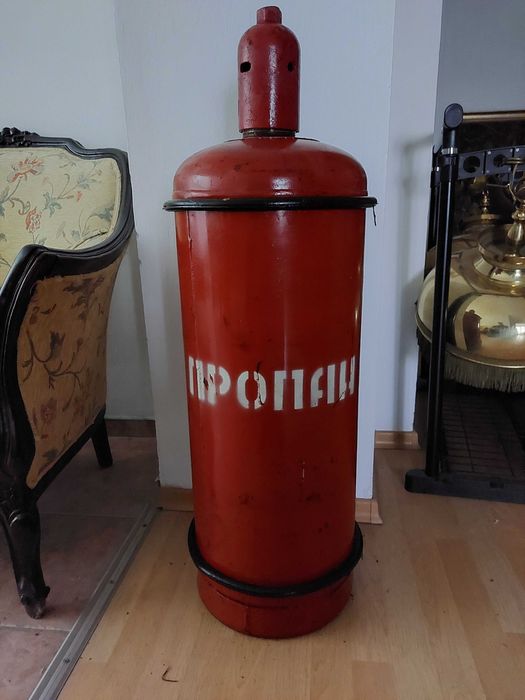 Vand butelie ruseasca noua, nu a fost incarcata niciodata.