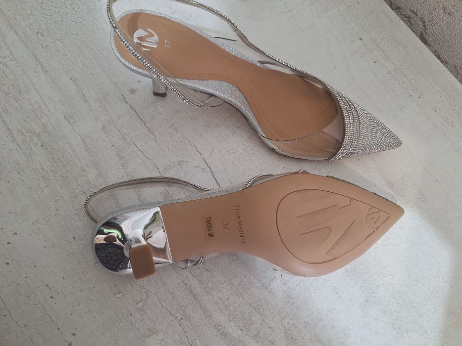 Продам новые туфли