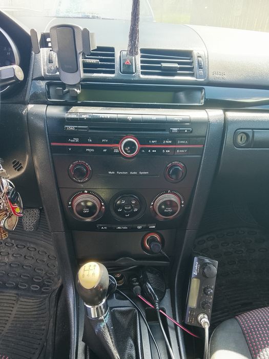 Vând Mazda3 2005