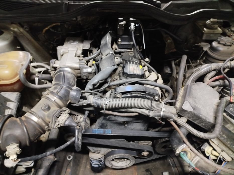 Продам машину Опель омега б