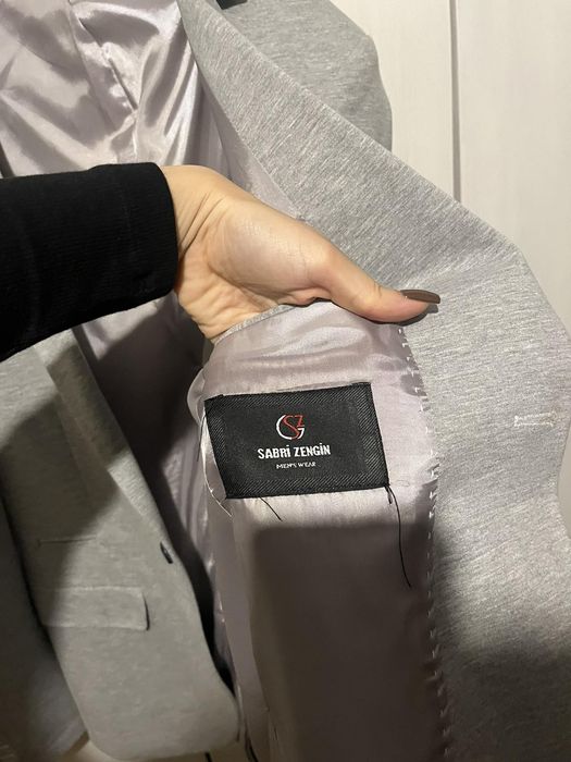 Сако и елек в сив цвят