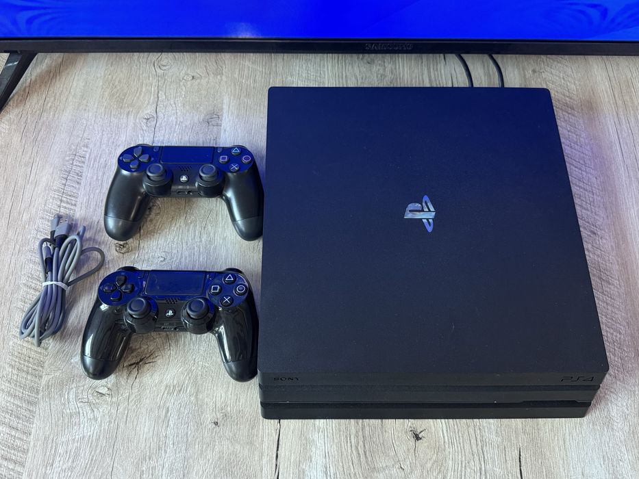 PlayStation 4 Pro 1TB Onlie 1 yillik obuna Deluxe