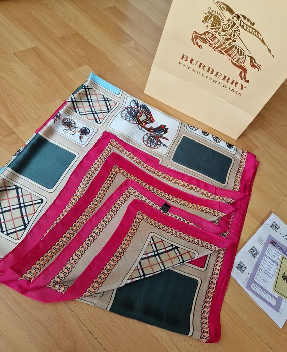 Esarfa matase Burbbery/Italia, saculet, etichetă