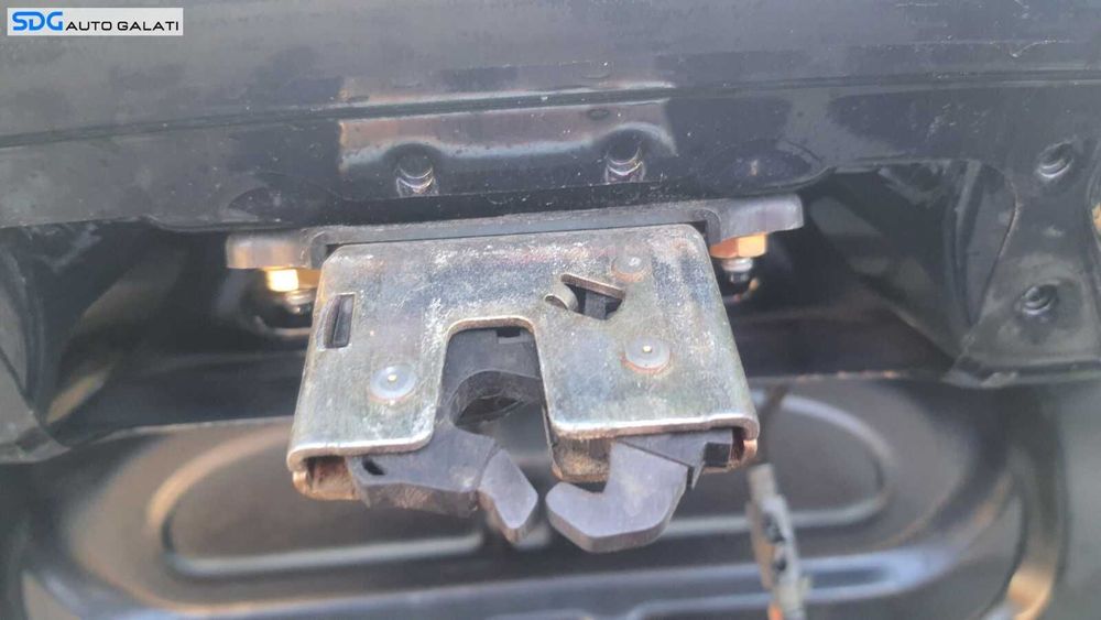 Broasca Incuietoare de la Capota Portbagaj Audi A4 B6 B7 Cabrio Decapotabil 2001 - 2008 Cod 8E5827505B [C1724]