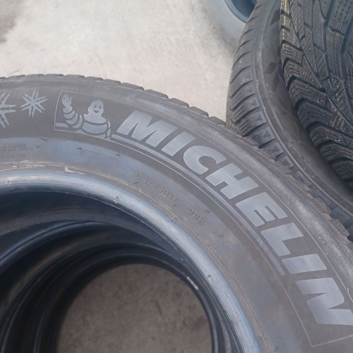 215 65 17 Michelin 4бр зимни дот 20