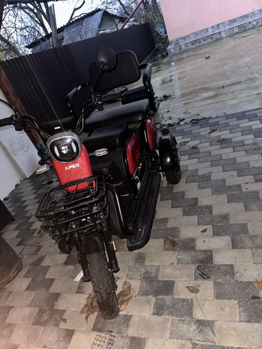 Vând scuter electric