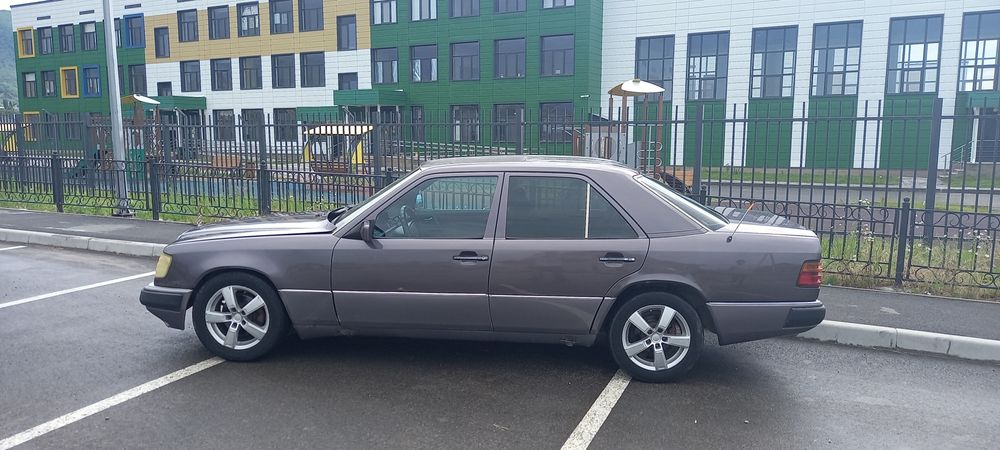 Mersedes-Benz E 220