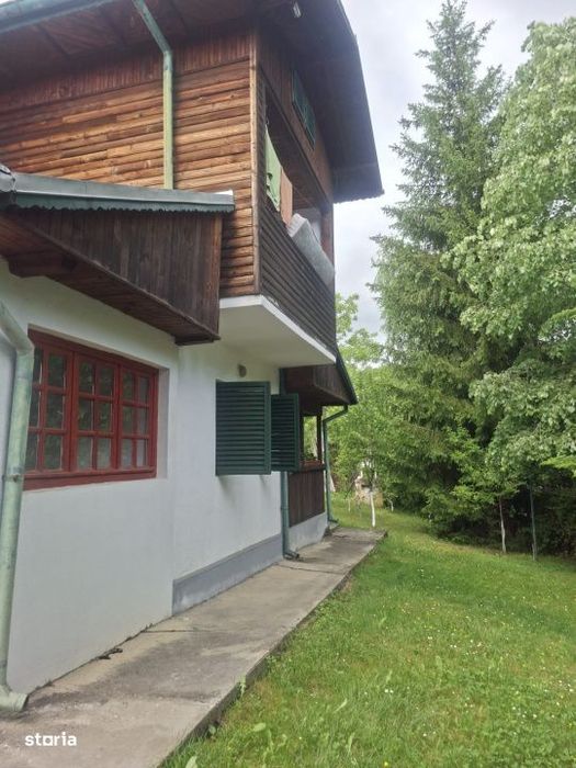 Casa/Cabana De Vanzare In Zona Linistita De Munte