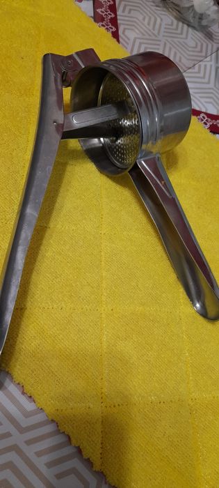 Продам металлический пресс для кухни