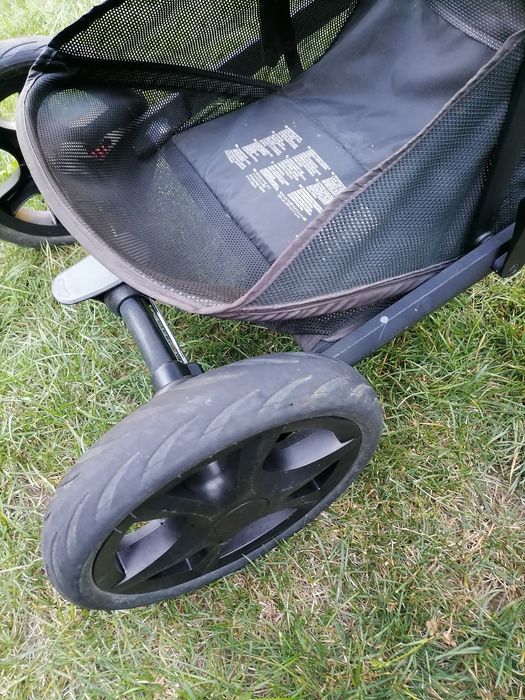 Перфектна!!! Бебешка количка Joie Chrome dlx 2in1-без забележки