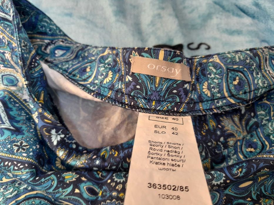 Pantaloni scurti bleu cu motive florale/mandala/ Orsay mas. L