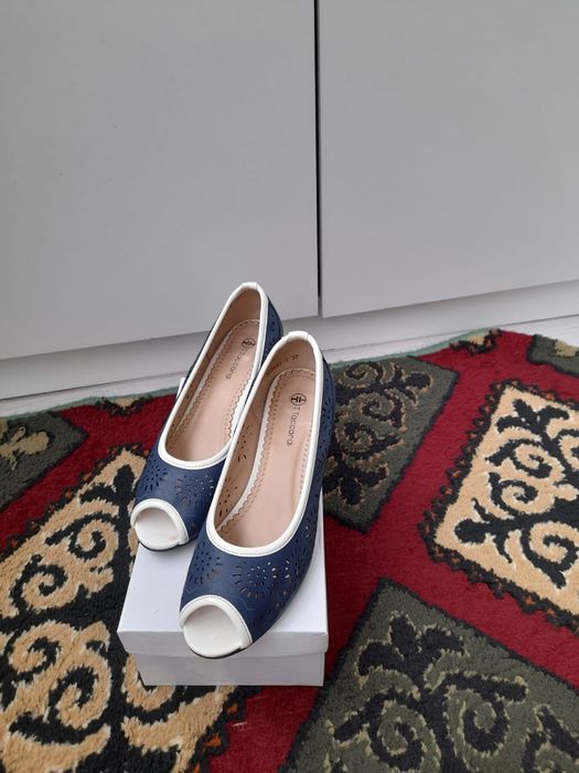 Продам женскую обувь