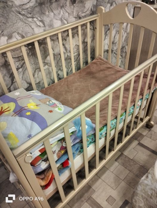 Продаю детскую кроватку