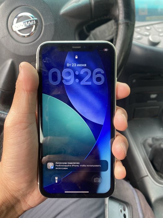 продам айфон 11 на 128 гб