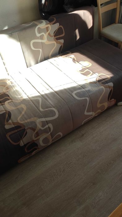 Диван, разтегателен, подарявам