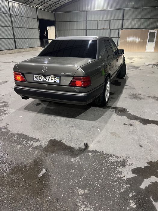 Mersedes Benz Daimler Benz W124! Легенда!