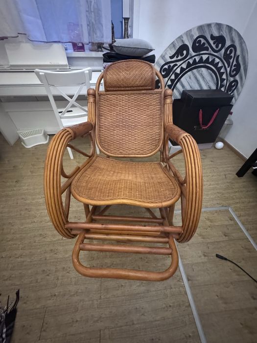 Кресло деревянное качающееся