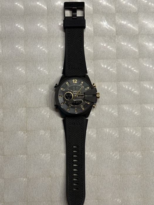 Часовник Diesel Mega Chief DZ-4552 чисто нов.