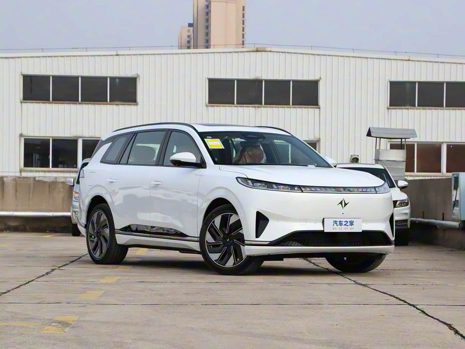 Dongfeng Ep008 гибрид 5 местный Ультра версия