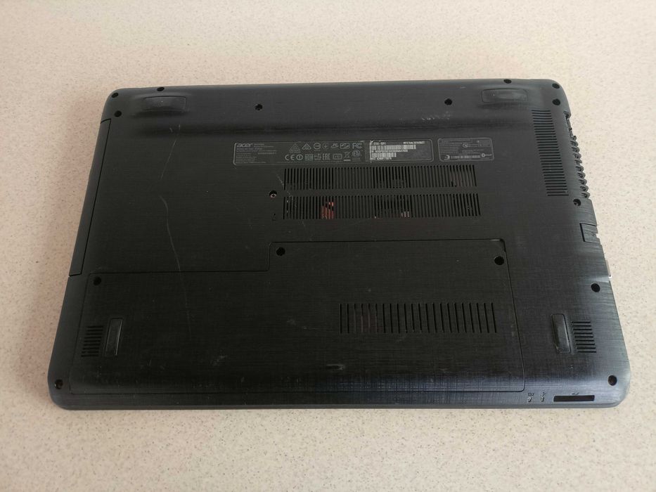 Laptop F5-573G  15.6 FHD Procesor I5-7200u ram 8 ddr4 Nvidia 940MX SSD