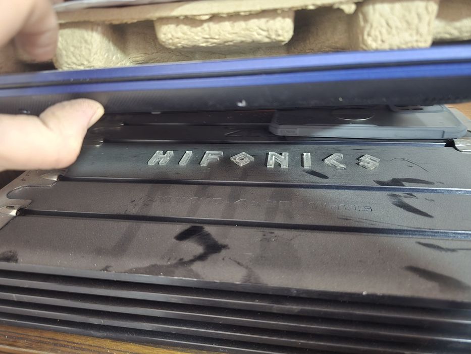 Авто субуфер Hifonics 12 + Hifonics Zeuz ZXI  субуфер и усилвател