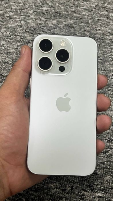 Iphone 15 pro white
